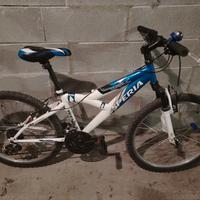 Bici moutain bike per ragazzo taglia 24