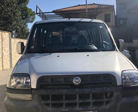 Vendesi Fiat Doblò 1.9Jtd autocarro con posti die