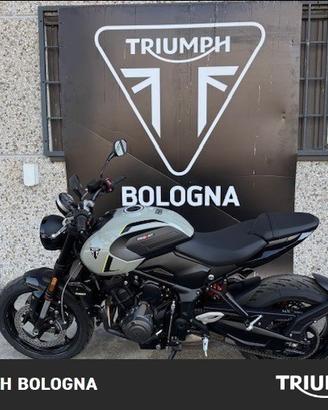 TRIUMPH Trident 660