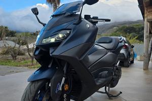Yamaha T-max