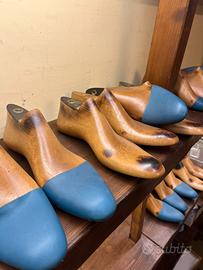 Forme di scarpe in legno