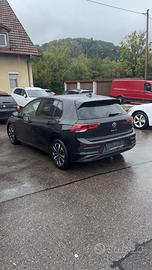VOLKSWAGEN GOLF 8 - 2.0 TDI CV 150 DSG Life - 2021