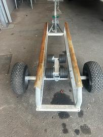 Invaso con ruote per moto acqua