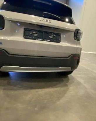 PARAURTI POSTERIORE PER JEEP AVENGER J2 2025