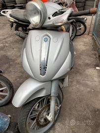 Ricambi Piaggio Beverly 500 2004