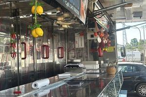 Autonegozio pescheria friggitoria o panineria