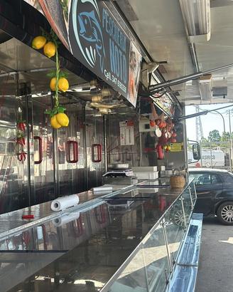 Autonegozio pescheria friggitoria o panineria