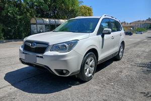 Subaru Forester 2.0D AWD 147cv, bianco perlato