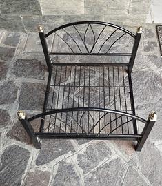 Letto in ferro battuto per cani di piccola taglia