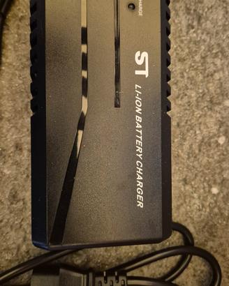 caricabatterie per e bike mod. STC 8108-nc