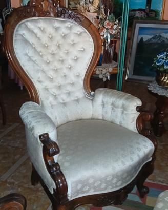 set poltrone non copie in noce con incisioni  