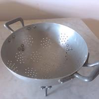 scolapasta vintage in alluminio