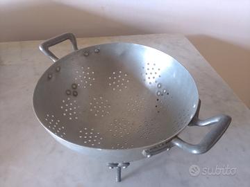 scolapasta vintage in alluminio