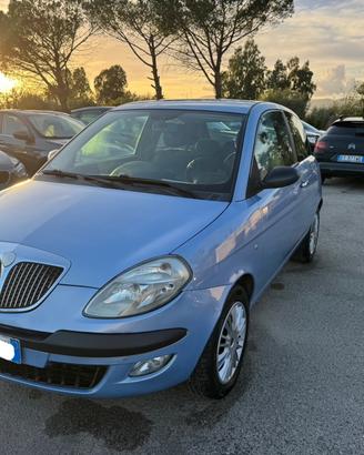 Lancia Ypsilon 1.3 MJT 75 CV Platino