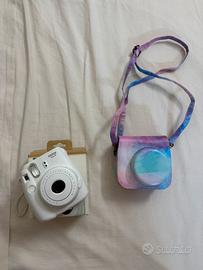 Fujifilm Instax Mini 8 bianca + custodia