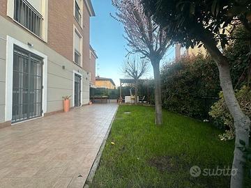 Trilocale con giardino attrezzato