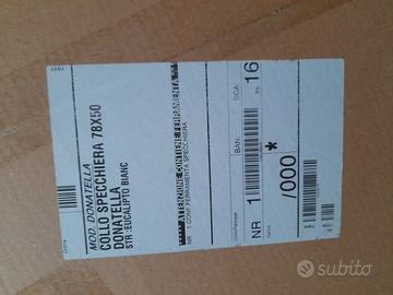 Specchio nuovo ancora imballato