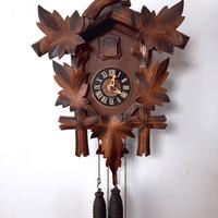 176362 Antico orologio a cucù tipo foresta nera