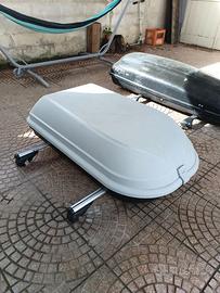 Baule per auto completo di barre portatutto