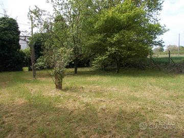Terreno di 1220 m² a Ferrara