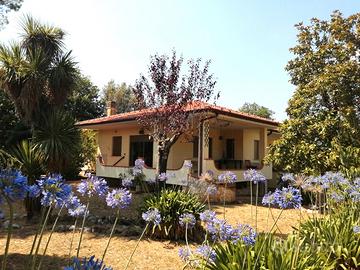 Villa singola con giardino