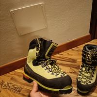 scarponi da ghiaccio con ramponi