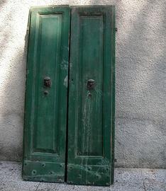 ANTICO PORTONE IN LEGNO