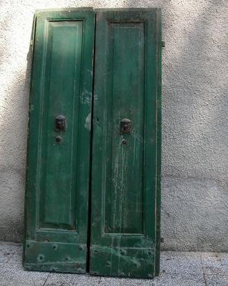 ANTICO PORTONE IN LEGNO