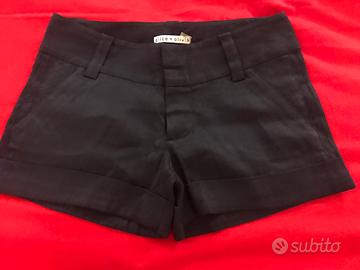 Pantaloni shorts Alice+Olivia in lino blu