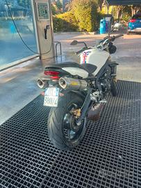 Triumph Street triple 675 bianco perla