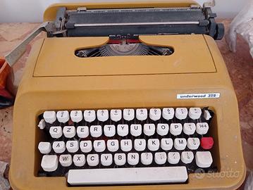 Macchina da scrivere Underwood 319