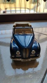 BMW 1/18