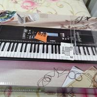 Pianola Yamaha PSR-E373