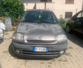 RENAULT Clio 2ª serie - 2001