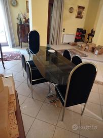 Tavolo e sei sedie
