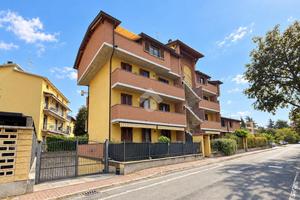 3 LOCALI A CARONNO PERTUSELLA