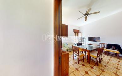 Appartamento di 2 vani e accessori, Afragola