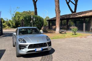 Macan Agosto 2021 sport design tettuccio in vetro