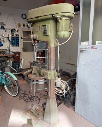 trapano a colonna 220