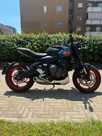 Triumph Trident 660 Tribute 2025 solo 470km