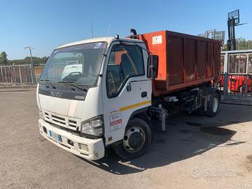 Isuzu 75 scarrabile con cassa