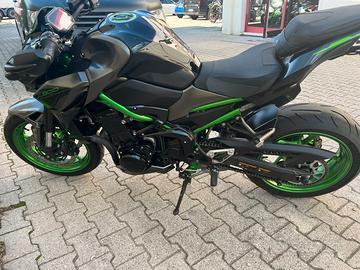 Kawasaki Z900 anno 2023 full power