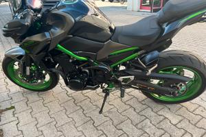 Kawasaki Z900 anno 2023 full power