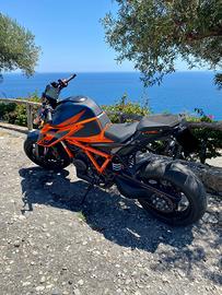 Moto ktm 1290 r super duke