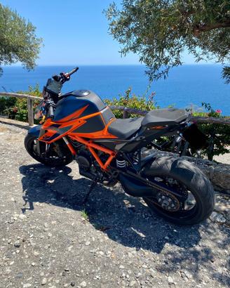 Moto ktm 1290 r super duke