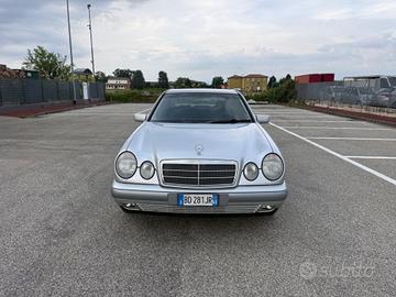 Mercedes-benz E 200 cat Classic