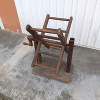 ATTREZZO PER FILARE LA LANA