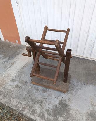 ATTREZZO PER FILARE LA LANA