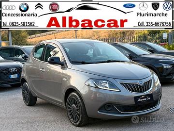 Lancia Ypsilon 1.0 FireFly S&S Hybrid Ecochic Silv