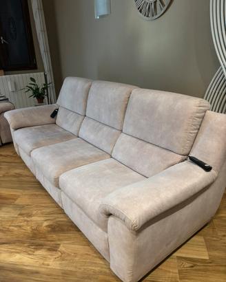 Divani poltronesofà 3-4 posti con relax elettrico